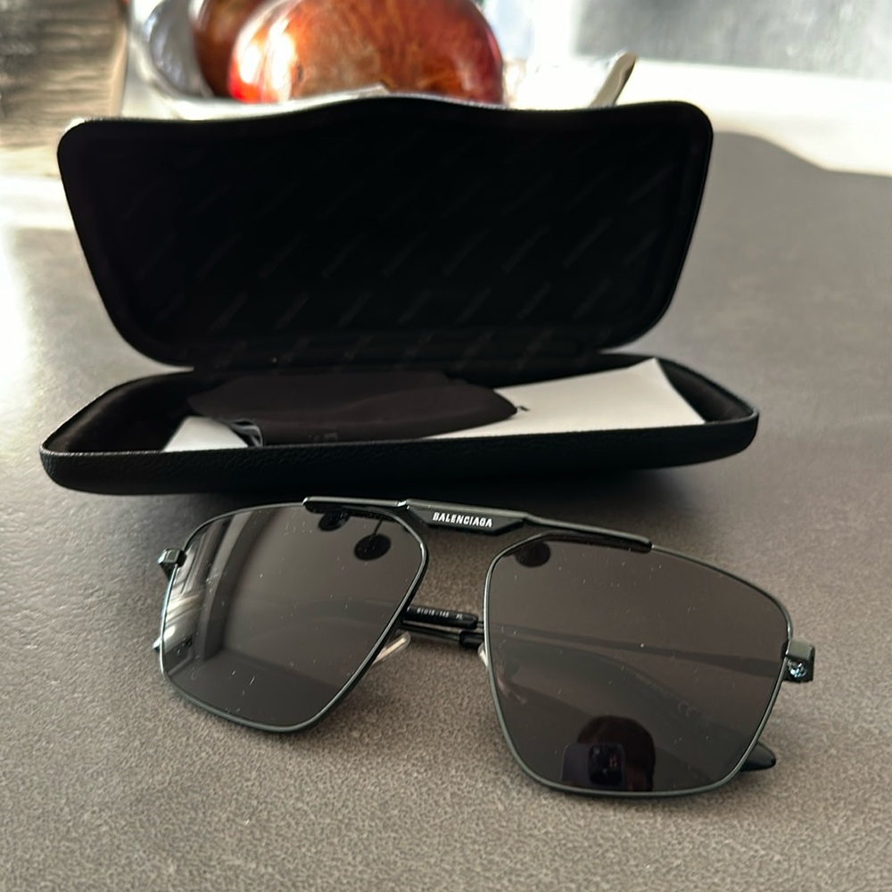 Hello! Selling balenciaga glasses I got in Italy. Worn only once!
